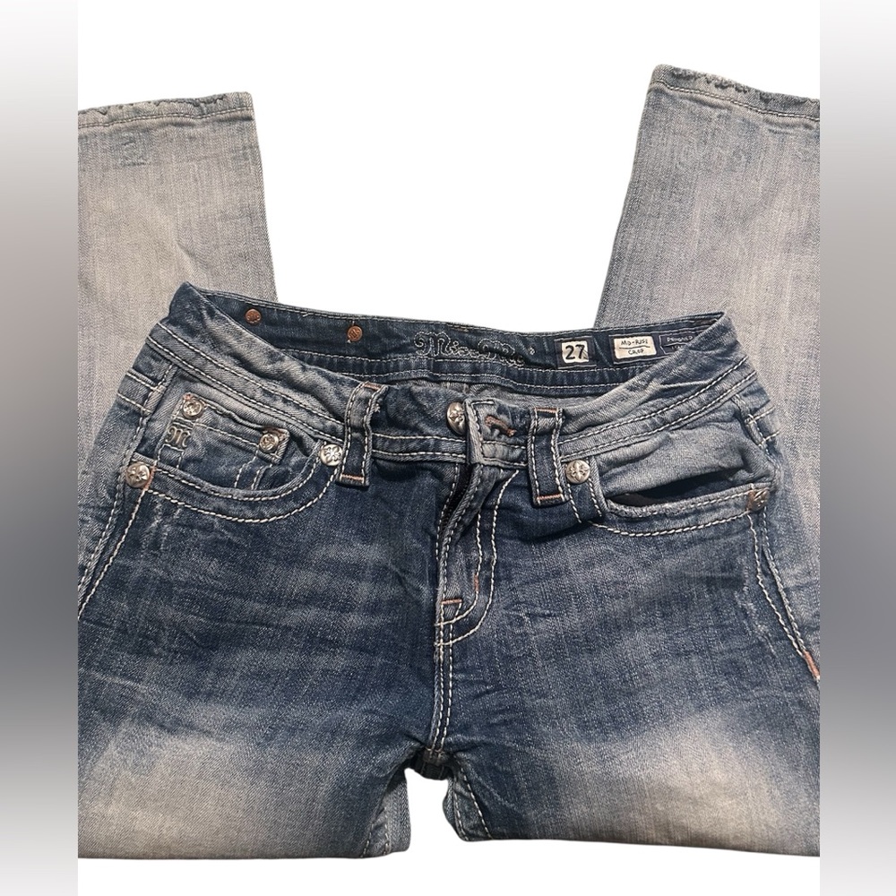 Miss Me, Light Wash, Mid-Rise Crop Jeans - Picture 5 of 7